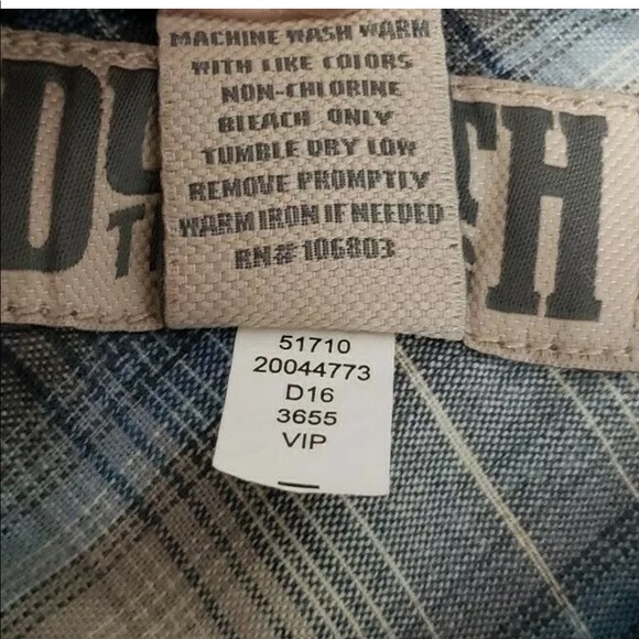 Duluth Trading Co Chambray Free Swingin ButtonDown - Picture 4 of 4